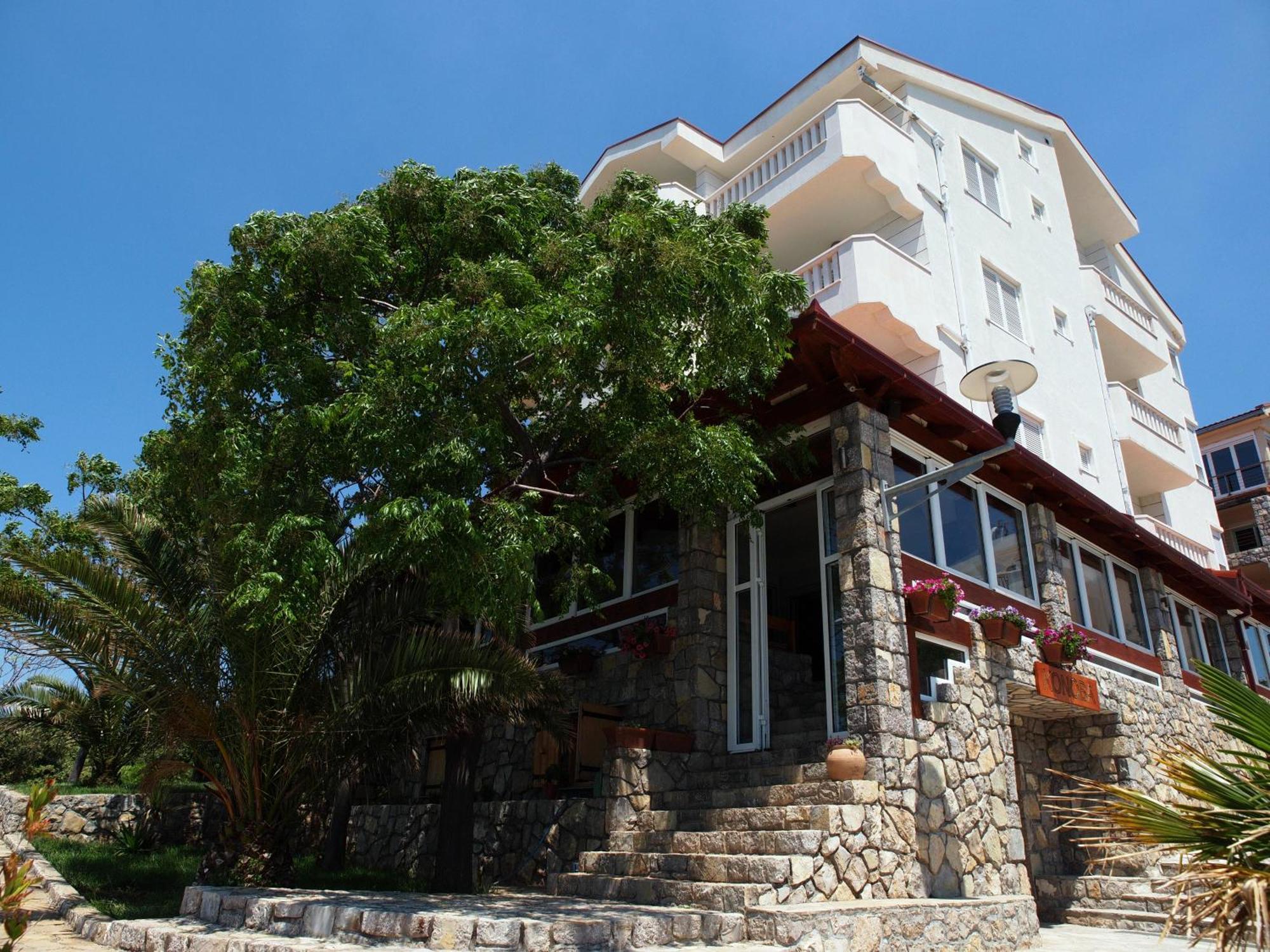 Hotel R Utjeha Ngoại thất bức ảnh