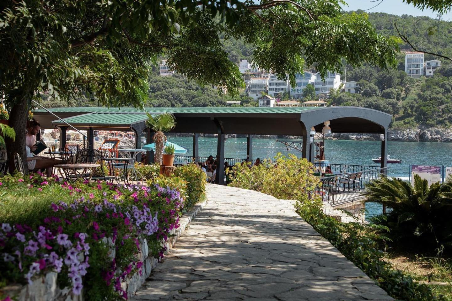Hotel R Utjeha Ngoại thất bức ảnh